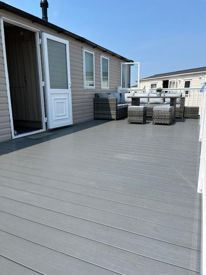Beautiful Caravan In Trecco Bay! 74 Sycomore 브리젠드 외부 사진