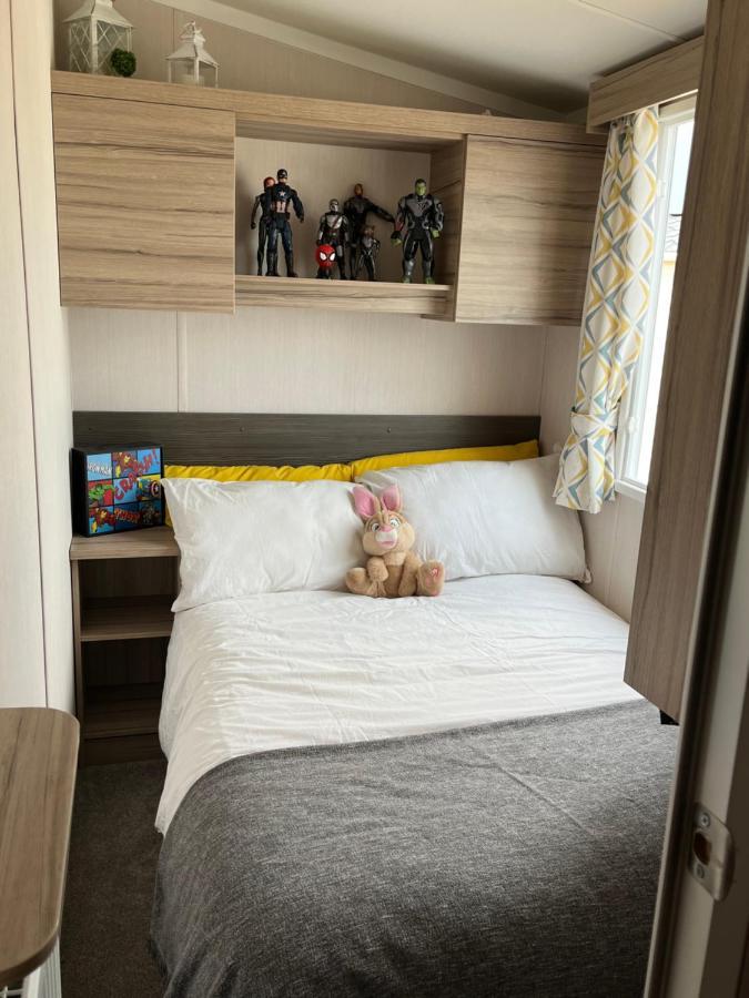 Beautiful Caravan In Trecco Bay! 74 Sycomore 브리젠드 외부 사진
